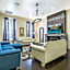 Modern 4BR Penthouse in Downtown by Hosteeva