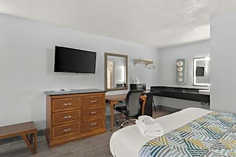 1 King Bed Accessible Non Smoking