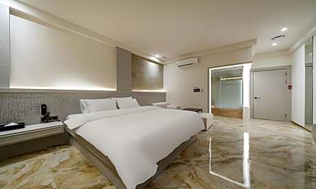 HOTEL THE ART UIWANG