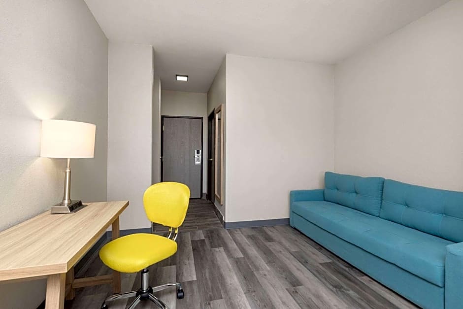 Days Inn & Suites by Wyndham Tucson/Marana