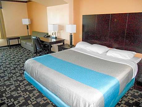 1 King Bed | Non-Smoking, Micfridge, Sofa-Bed