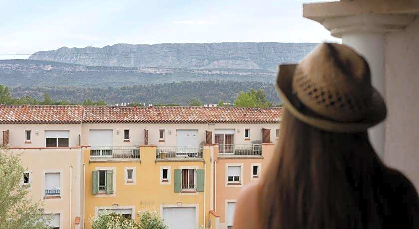 Park & Suites Village Aix-Le Rousset