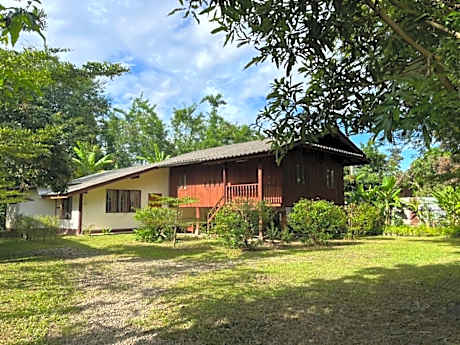 Brown House Chiangdao