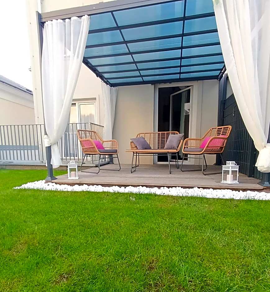 BOSSA CITY Design Apartments