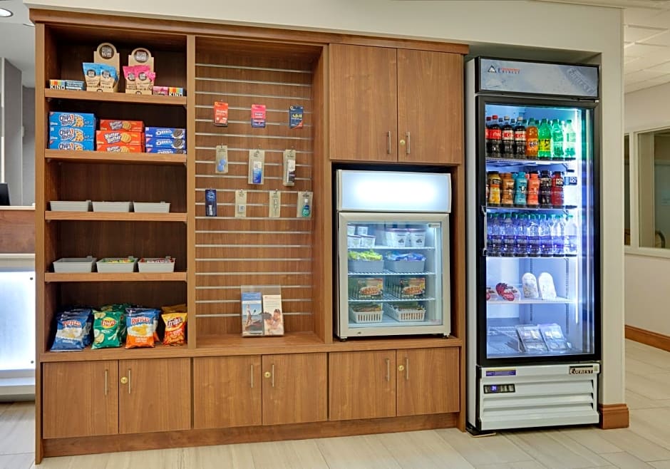 Holiday Inn Express & Suites Mitchell By IHG