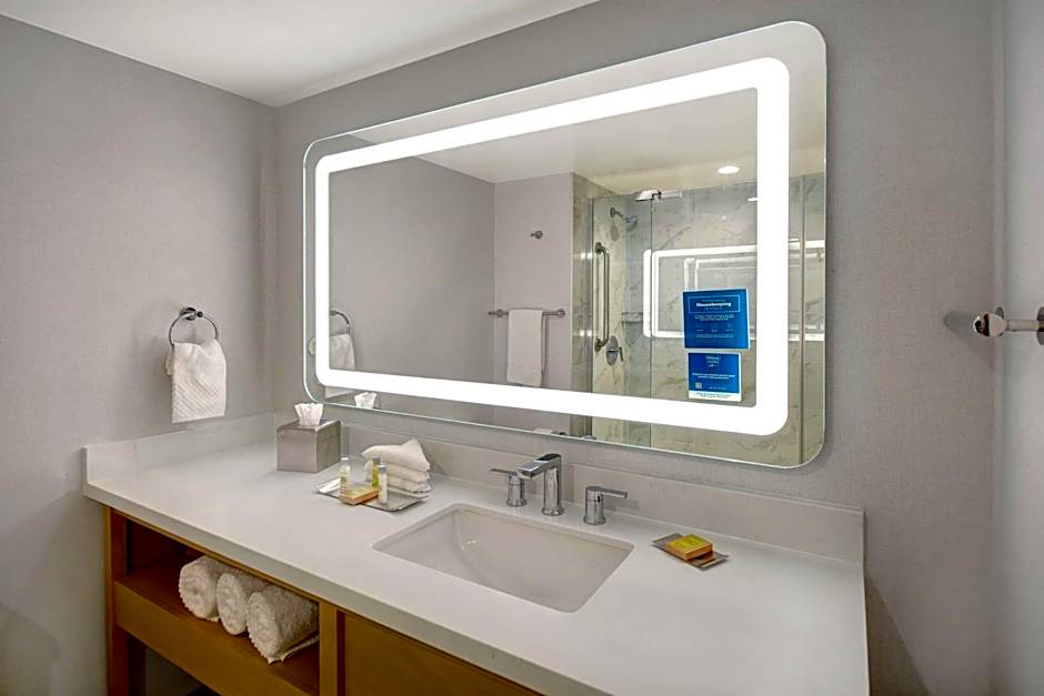 DoubleTree by Hilton LAX - El Segundo