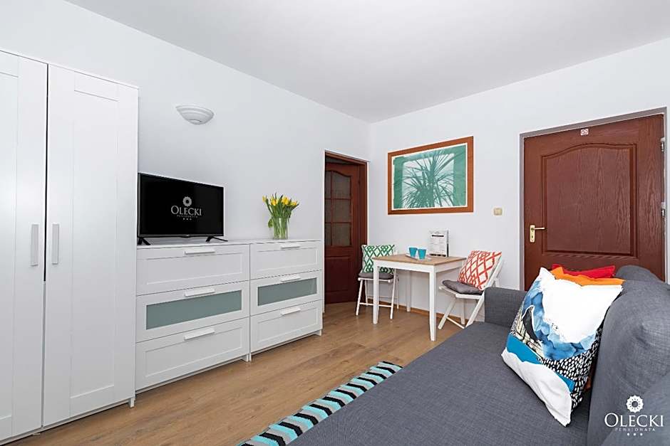 OLECKI Holiday House