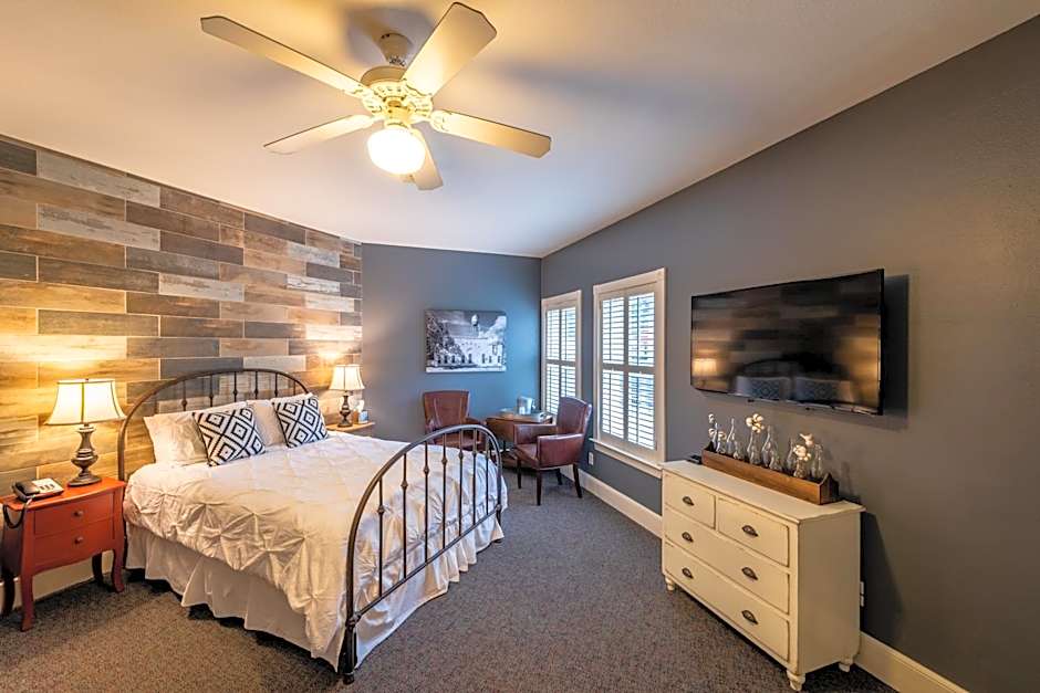 Gruene River Hotel & Retreat