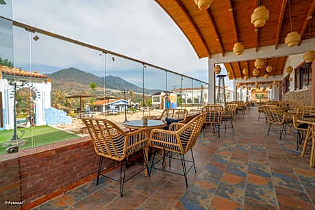 Resort Hotel El Cortijo & Spa