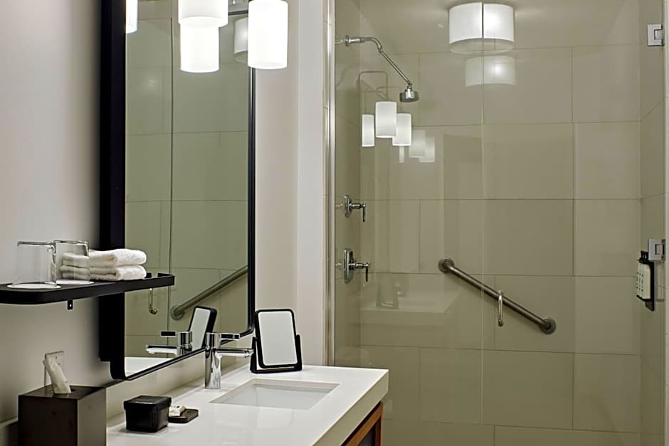 Emery Hotel, Autograph Collection by Marriott