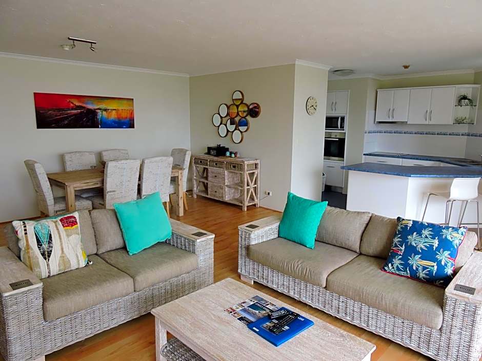 Rainbow Commodore Coolangatta