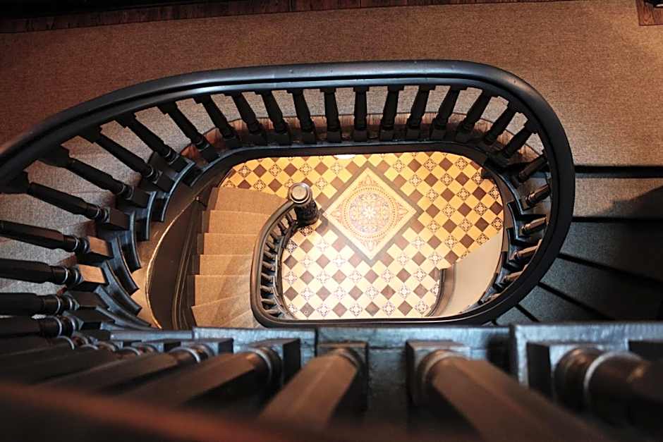 Stay Rafa At 2000 Spruce