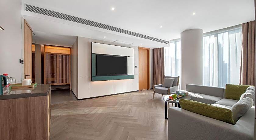 Holiday Inn Guangzhou Zhujiang New Town by IHG