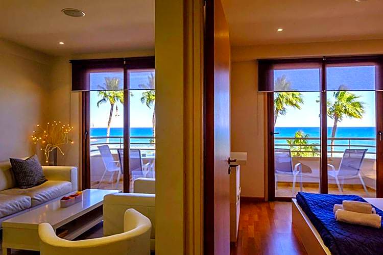 Les Palmiers Beach Boutique Hotel & Luxury Apartments