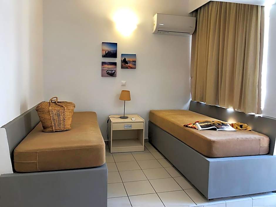 Caravel Hotel Apartments