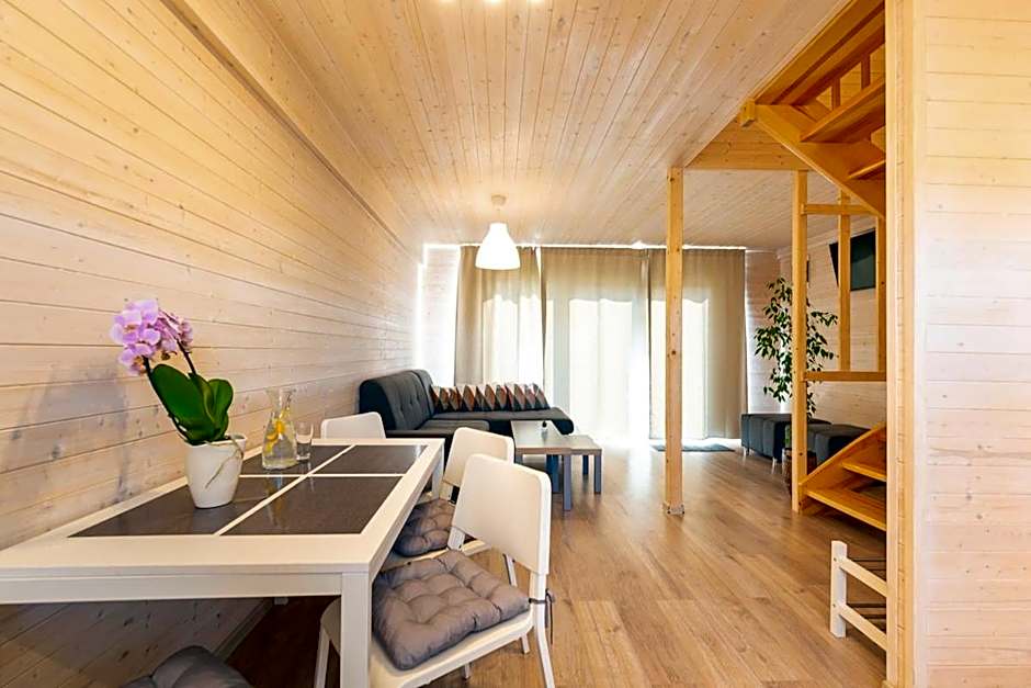 Old Tree Village & Restaurant