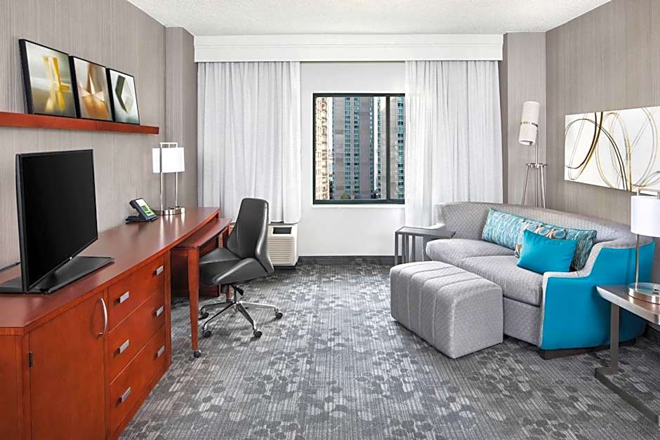 Courtyard by Marriott Jersey City Newport