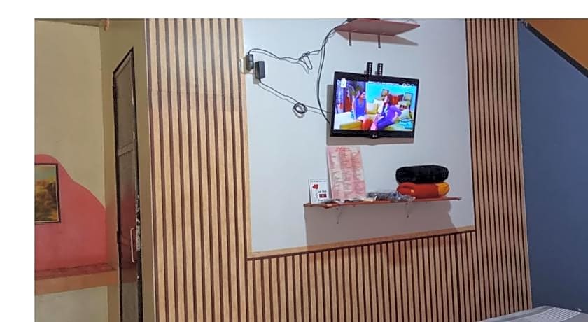 Golden Empress Hotel Urdaneta Pangasinan by RedDoorz