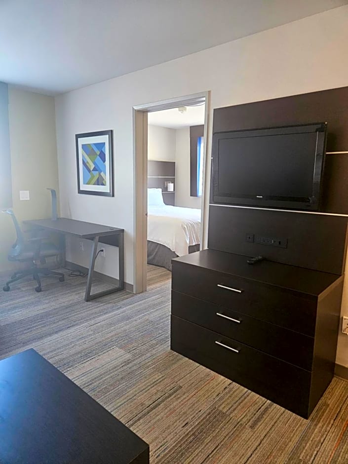 Holiday Inn Express Hotels & Suites Burlington by IHG