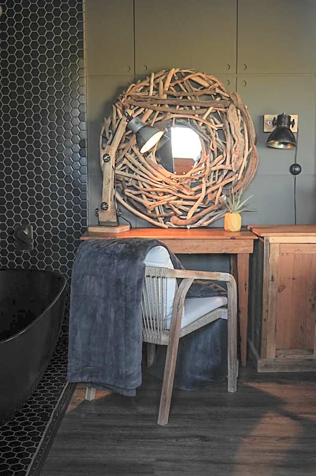 Buff & Fellow Eco Cabins