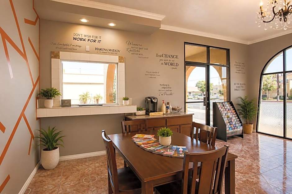 Big A Motel & Suites Near Disneyland Orange County