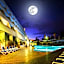 Las Piramides Resort