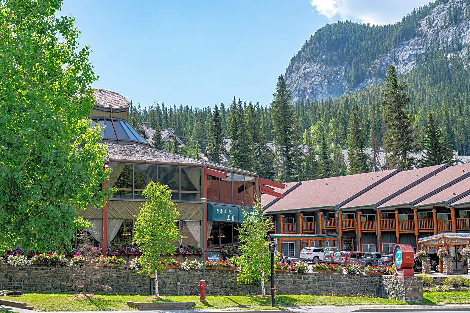 Hotel Canoe and Suites