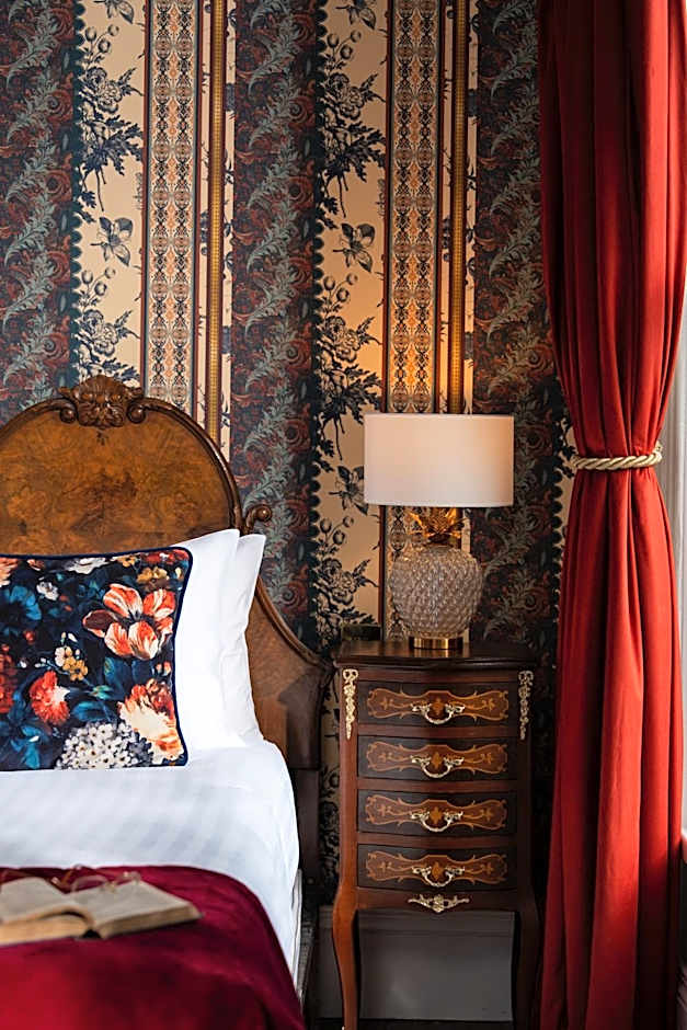 The Harrison Chambers of Distinction