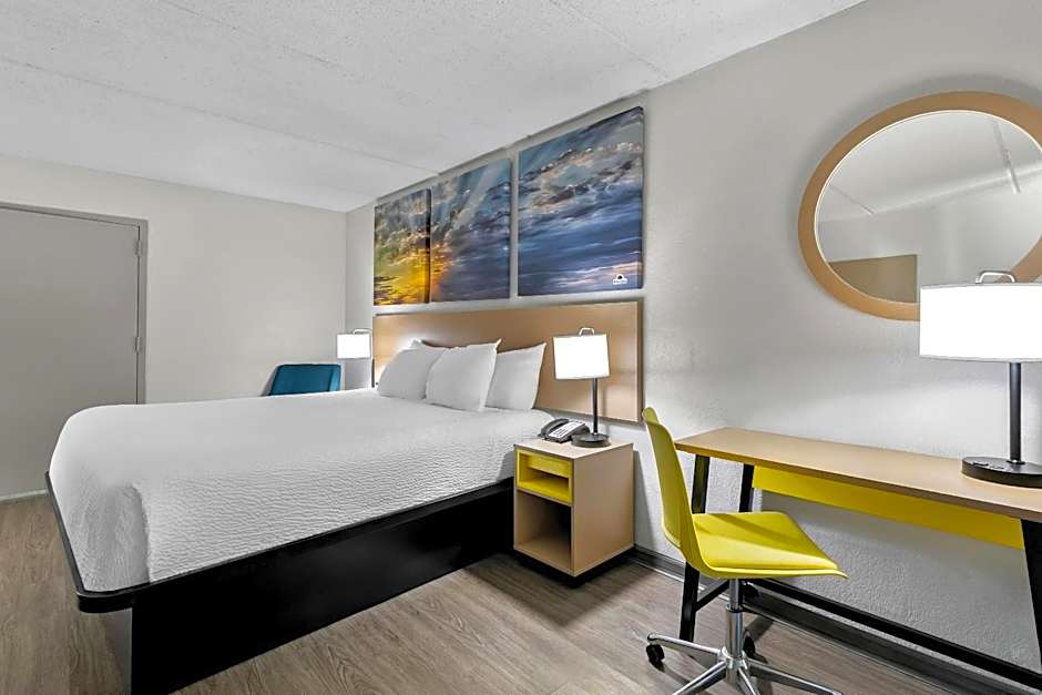 Days Inn by Wyndham Seneca