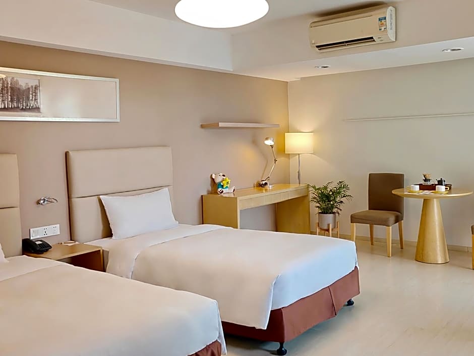 Photo 1 of 9 of Deluxe Twin Room