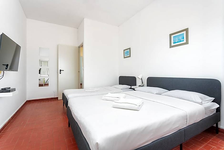 Blife Faro Beach Hostel & Rooms