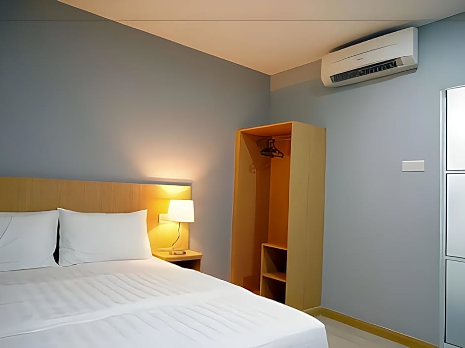 Capital O 89344 Labuan Avenue Hotel