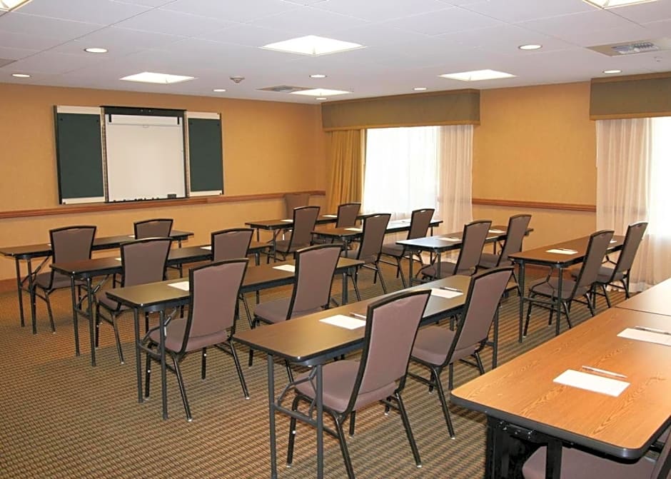 Hampton Inn and Suites Bakersfield North-Airport
