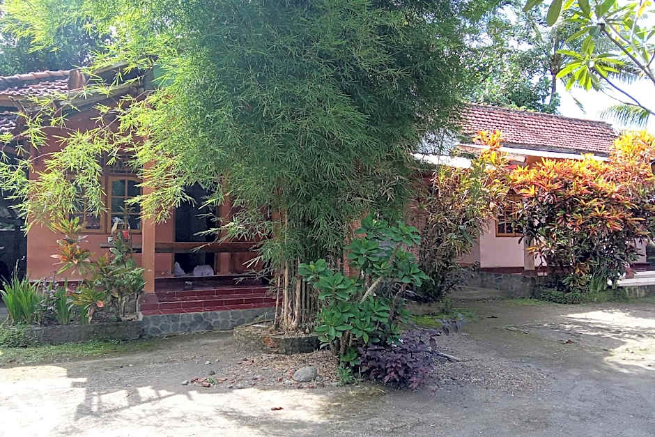 Hotel O Dannis Homestay Near Musholla Al Istiqomah Terawangan