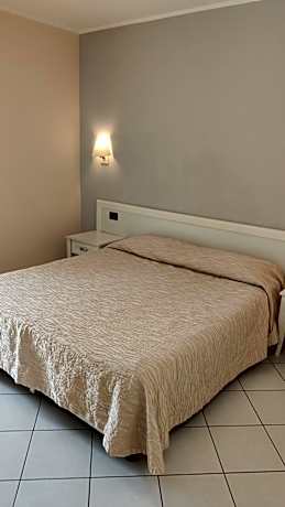 One-Bedroom Apartment (3 Adults)