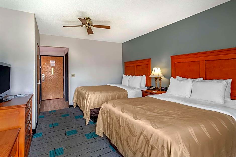 Quality Inn & Suites Chattanooga West near Lookout Mountain
