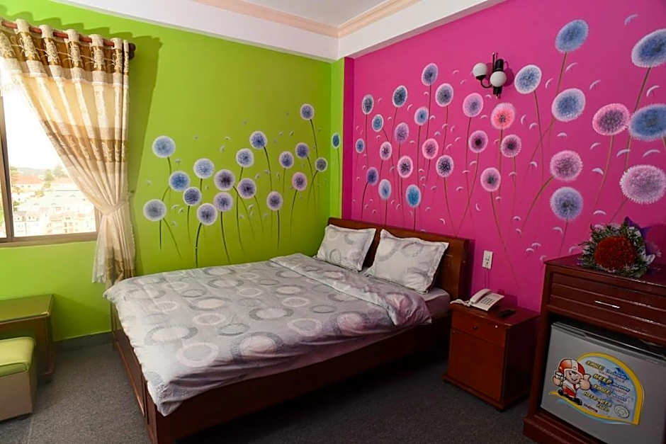 Ken's Backpackers Hotel