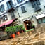 Le Petit Hotel