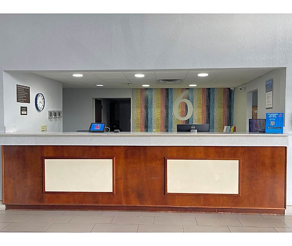 Motel 6 Canton, MS