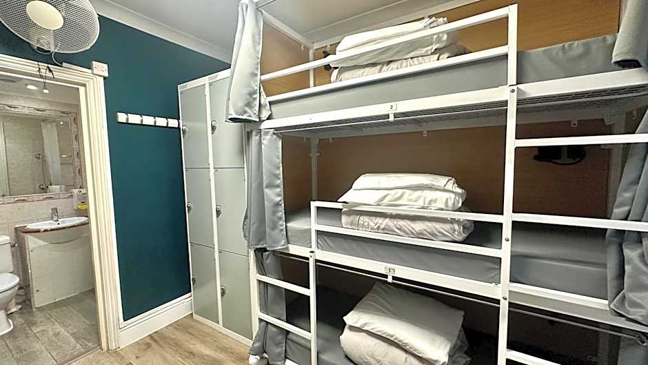 Smart Hyde Park View Hostel