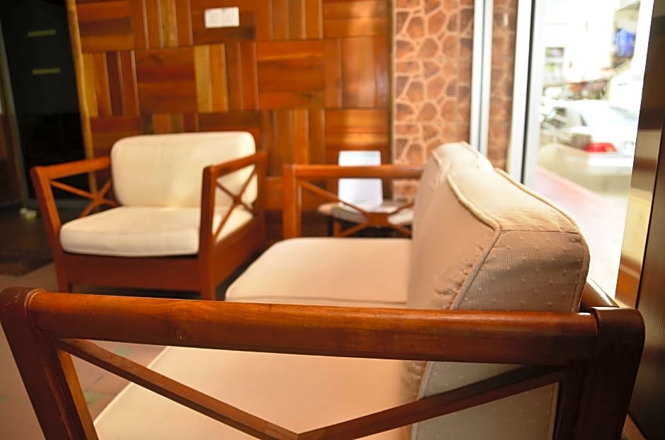 OYO 210 Hotel Five 2
