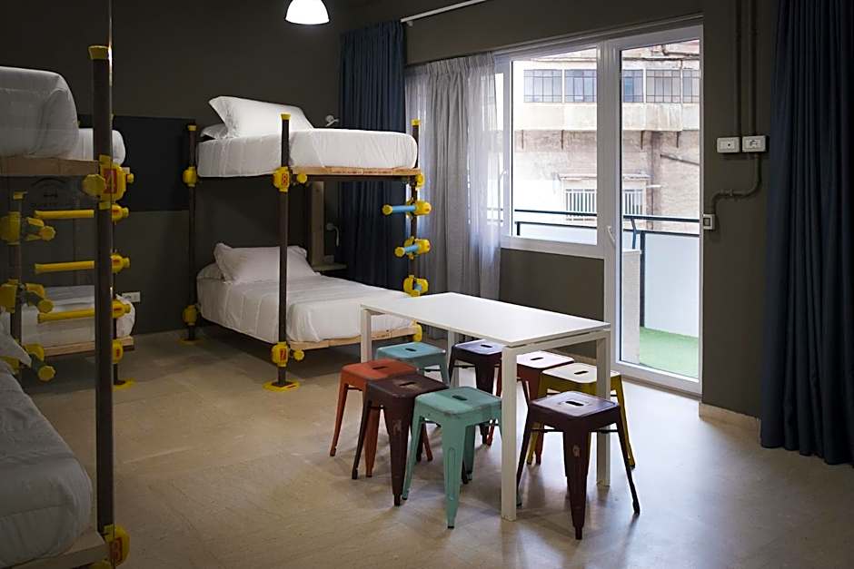Hostelò - Luxury Hostel