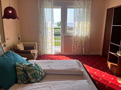 Double Room with Balcony and Lake View