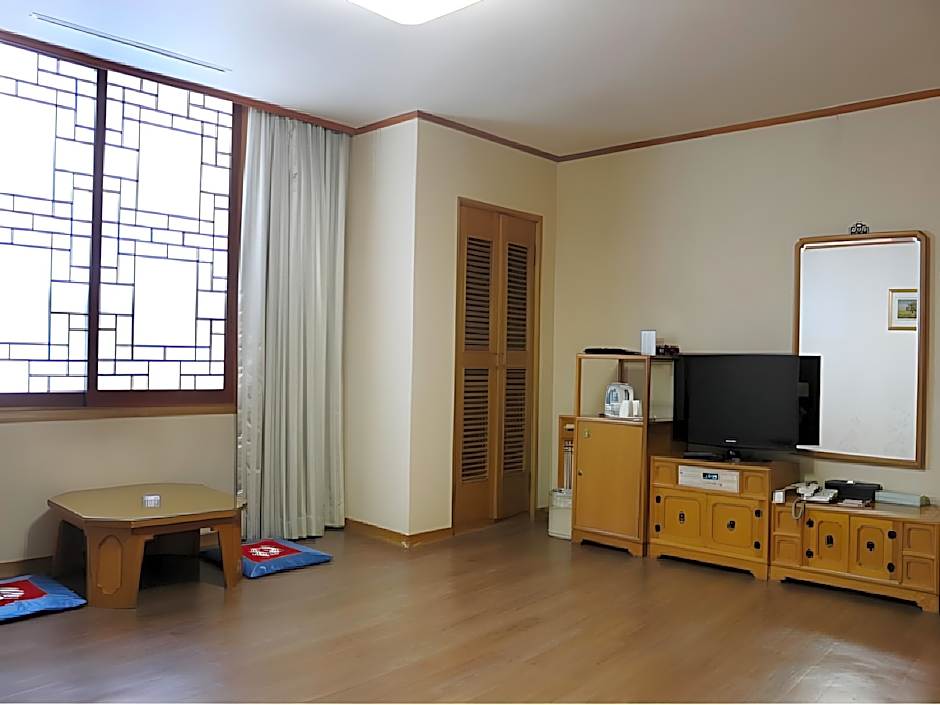 Onyang Hot Spring Hotel 