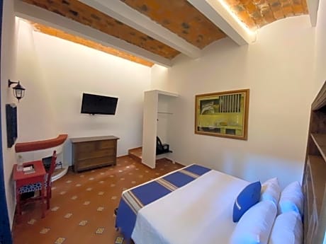 Suite with Hot Tub