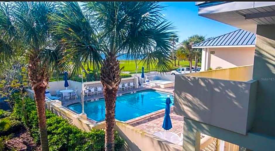 Perfect getaway with pool, hot tub and world class views