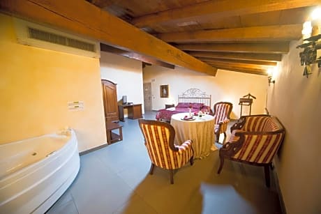 Suite with Spa Package