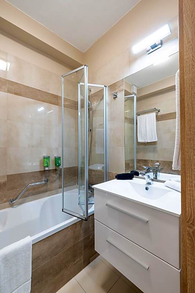 Silver Crown Hotel & Residence, Palace Quarter