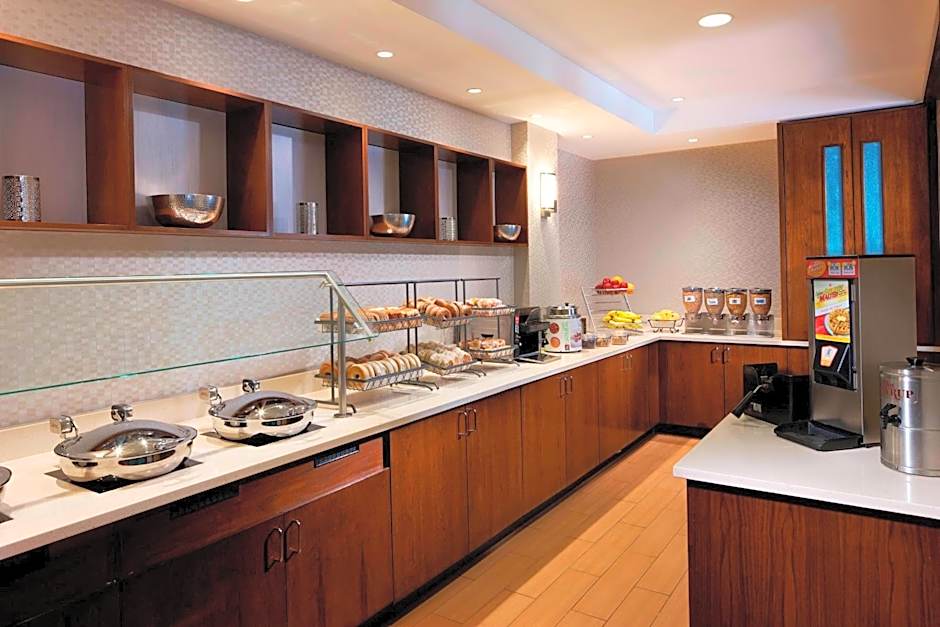 SpringHill Suites by Marriott Newark International Airport