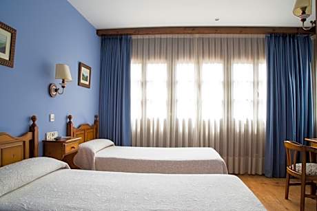 Double or Twin Room with Bathroom